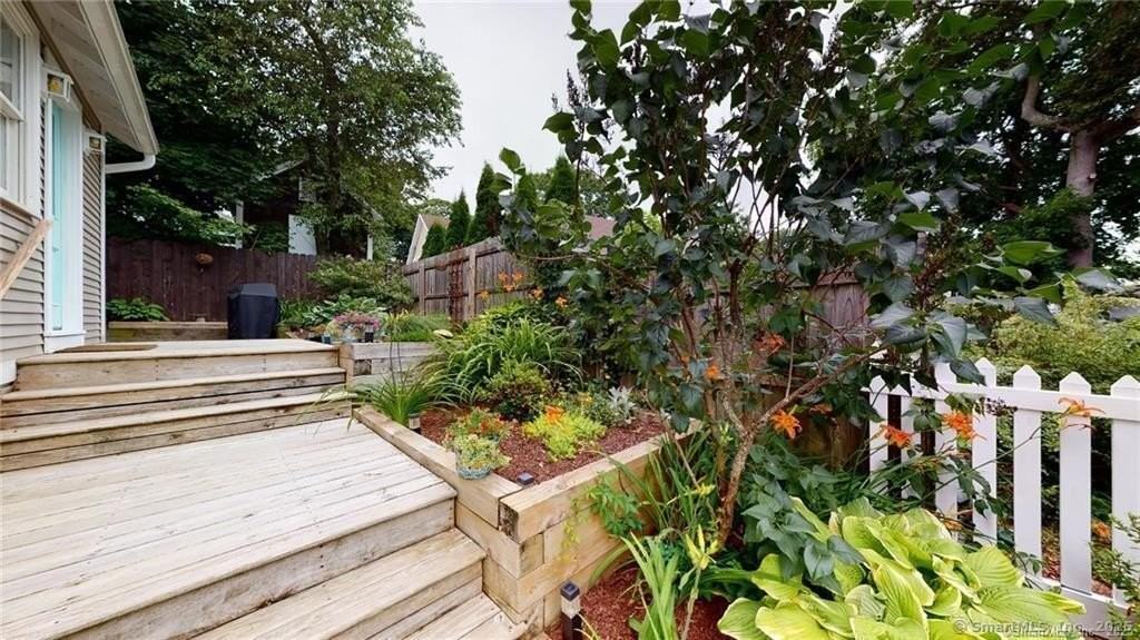 44 Warren St - Photo 5 of 25