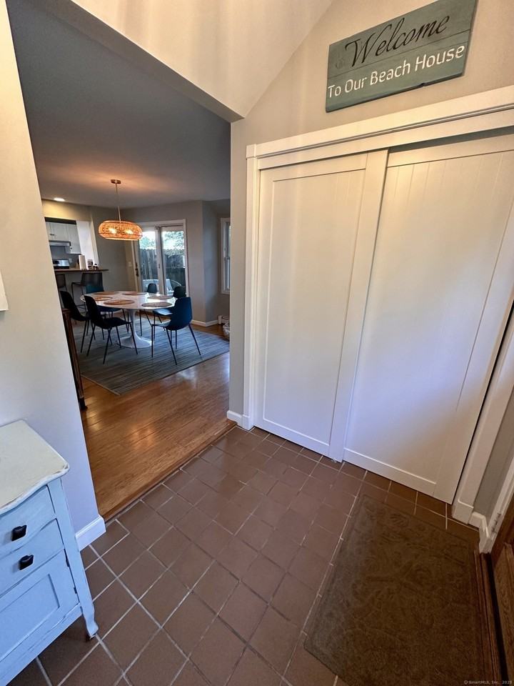 44 Warren St - Photo 7 of 25