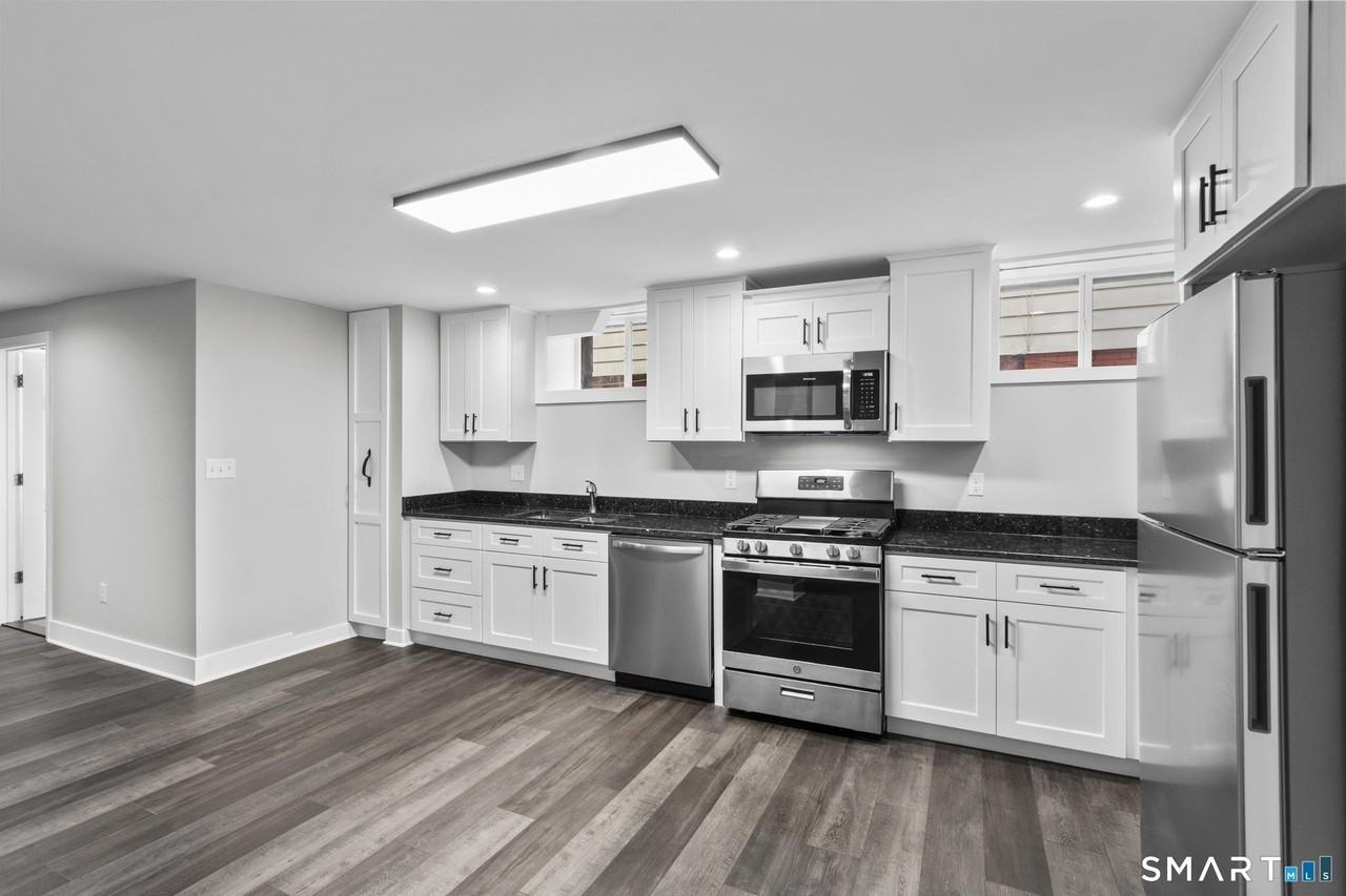 548 Ferry St - Photo 2 of 19