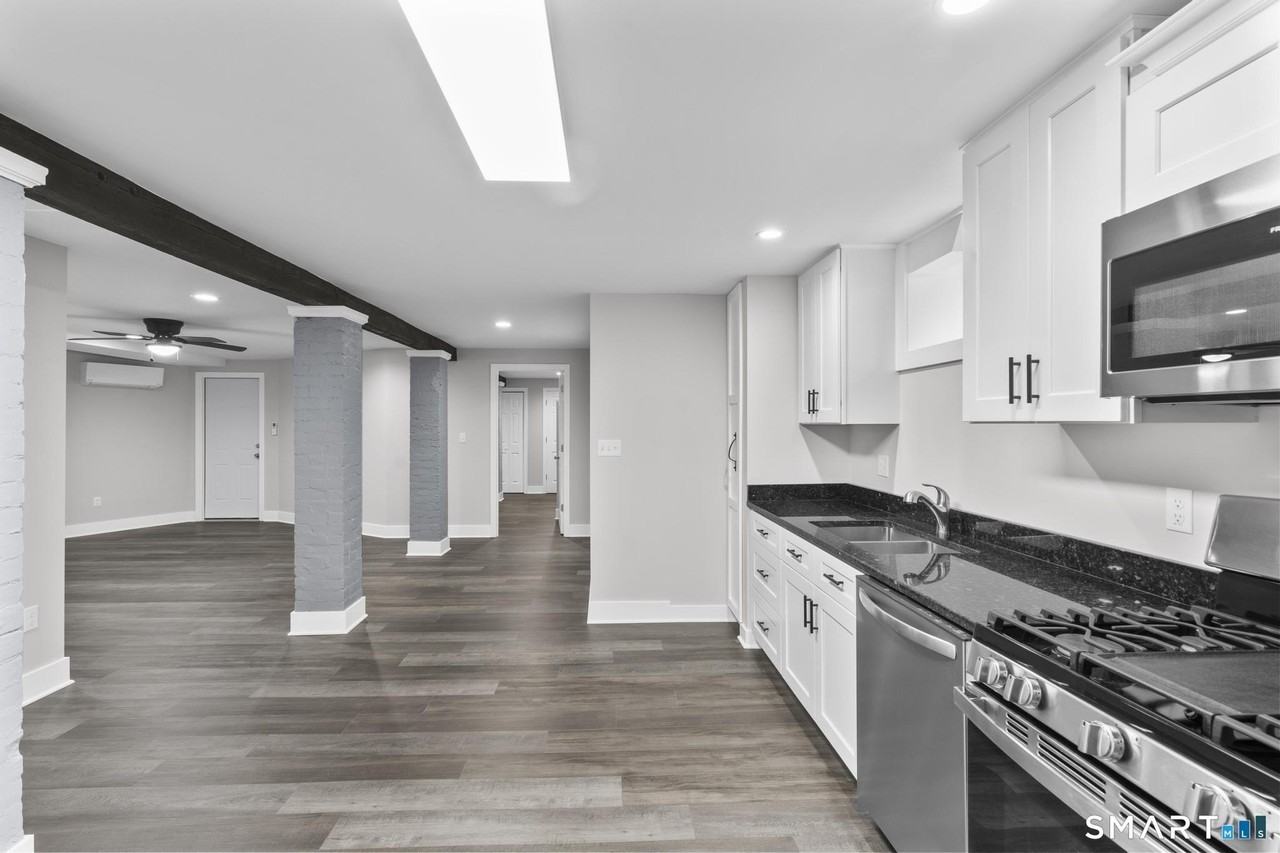 548 Ferry St - Photo 3 of 19