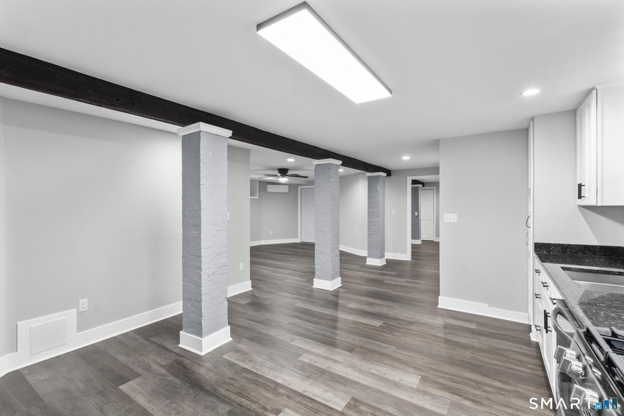 548 Ferry St - Photo 4 of 19