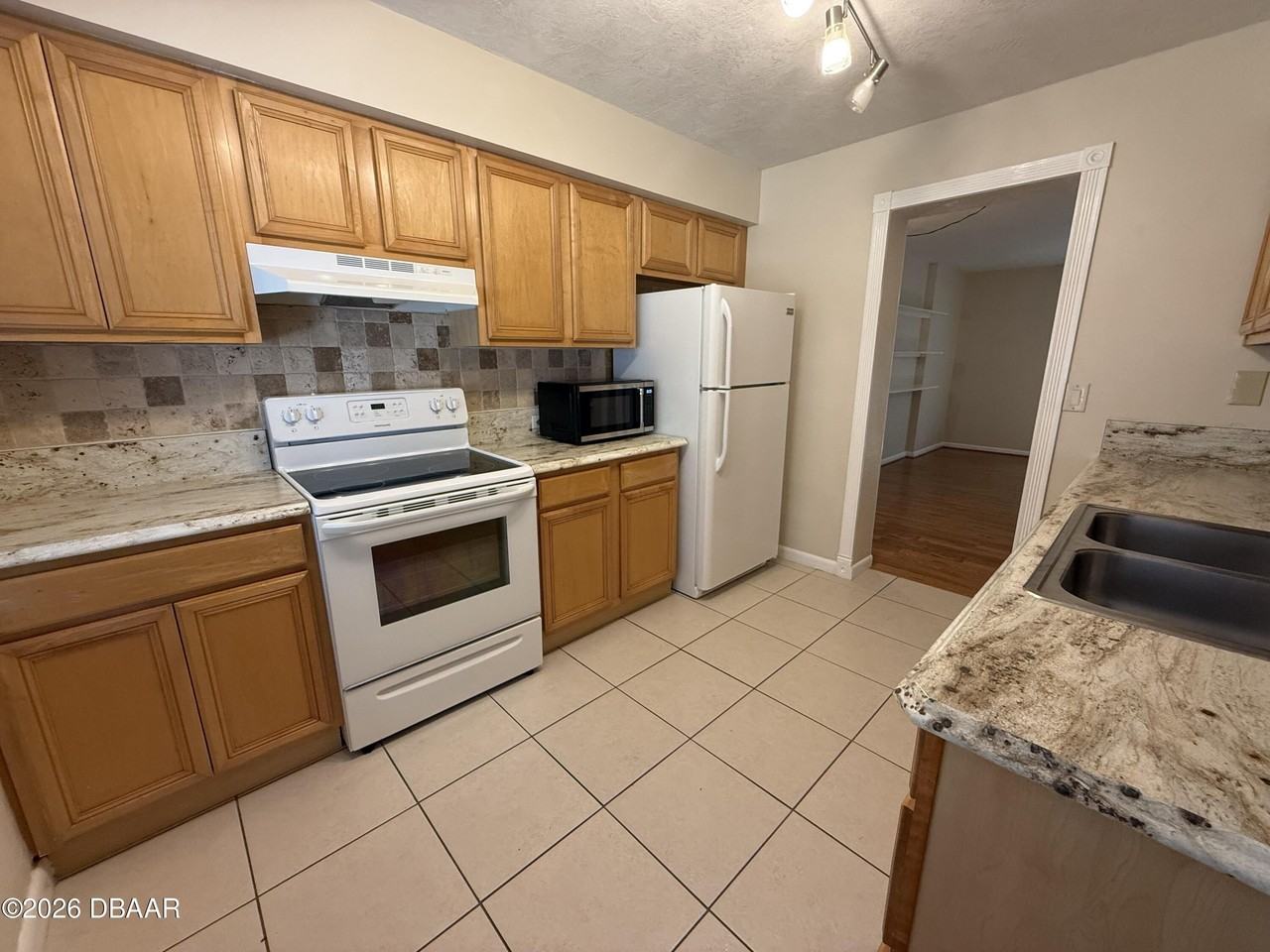 3 Glen Arbor Park - Photo 4 of 15