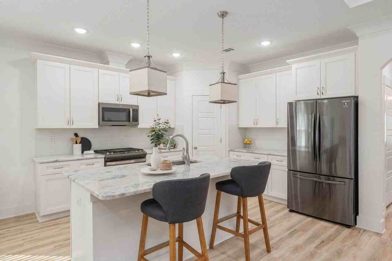 667 Red Fern Rd - Photo 4 of 29