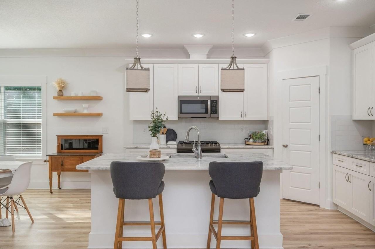 667 Red Fern Rd - Photo 6 of 29