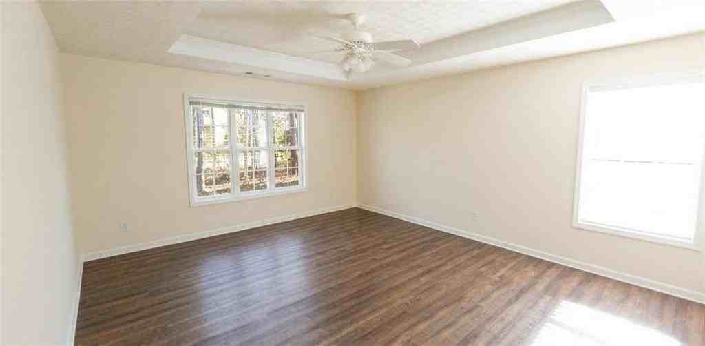 838 Pond View Ct - Photo 4 of 23