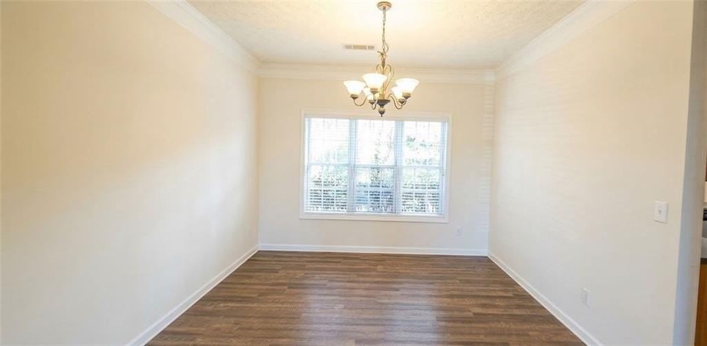 838 Pond View Ct - Photo 5 of 23