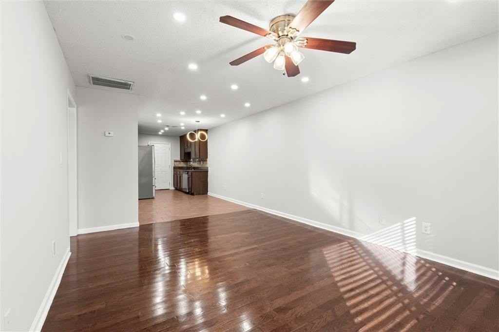 2172 Park Ter Apt 7 - Photo 3 of 42