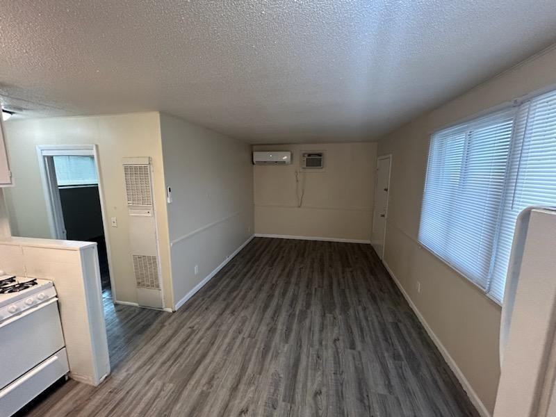 708 North Lincoln Street - Photo 6 of 6