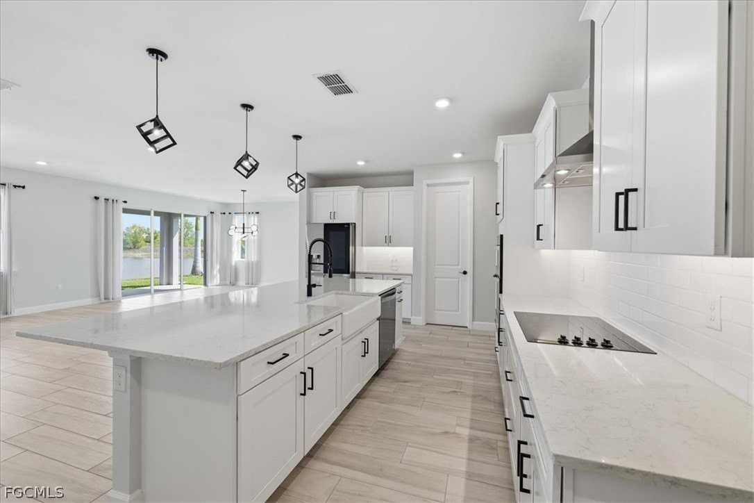 2038 Grove Dr - Photo 5 of 28