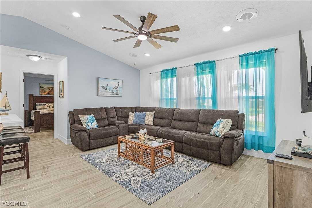 428 Sw 37th St - Photo 6 of 40