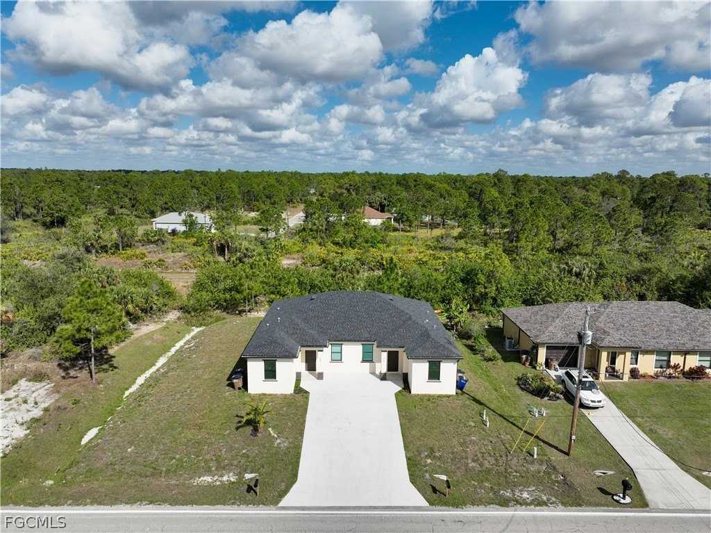 714 W 12th St - Photo 2 of 26