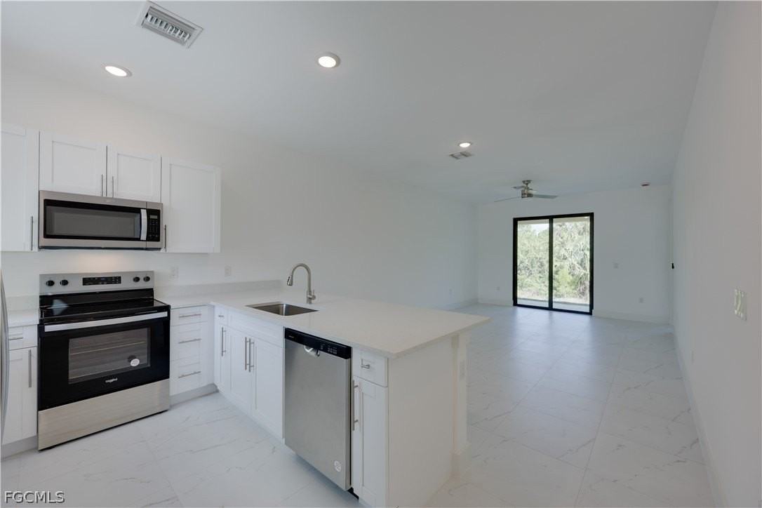 714 W 12th St - Photo 6 of 26