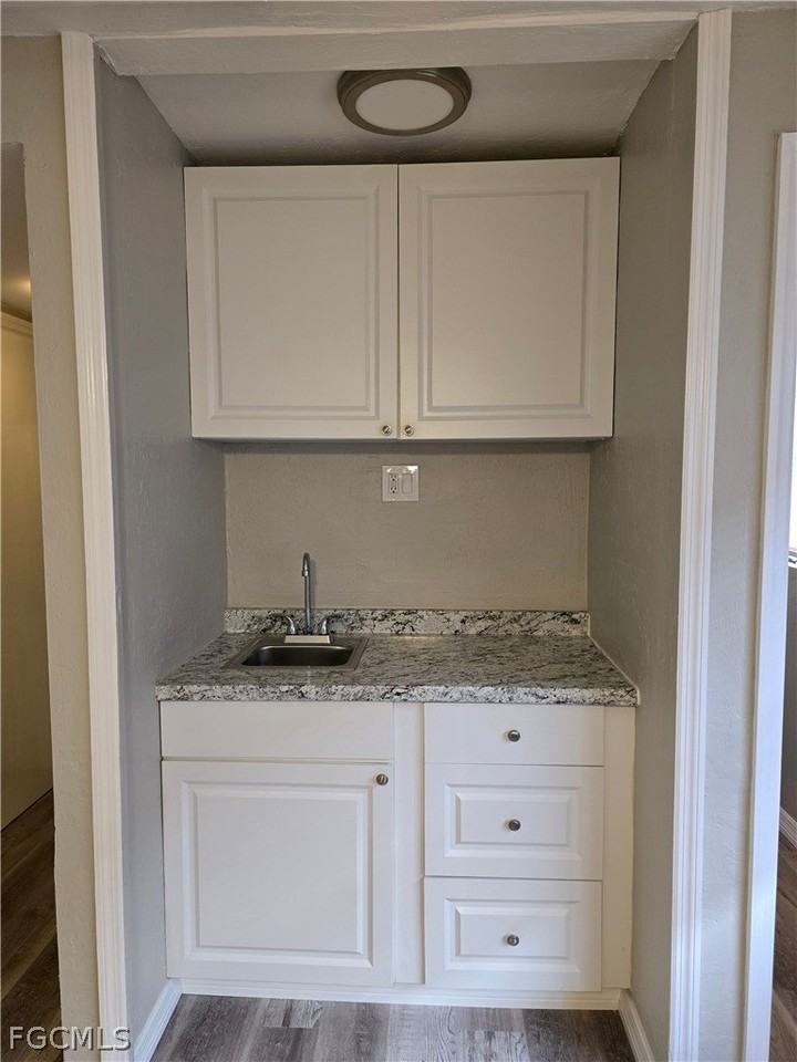 1314 Se 40th Ter Apt 1 - Photo 6 of 9