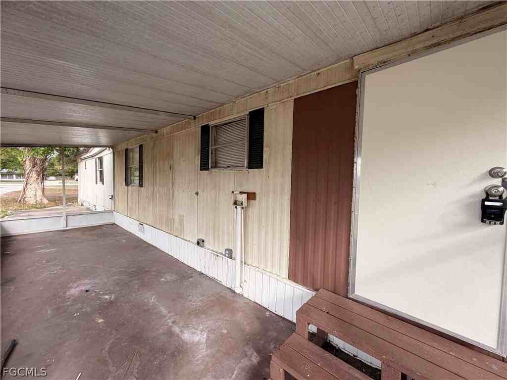 7897 Suncoast Dr - Photo 2 of 12