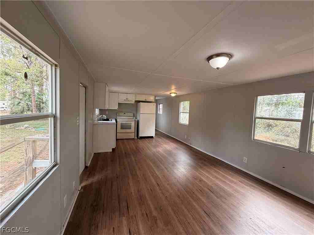 7647 Ebson Dr - Photo 2 of 9