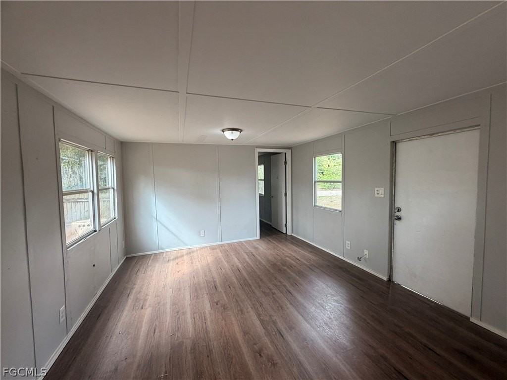 7647 Ebson Dr - Photo 6 of 9