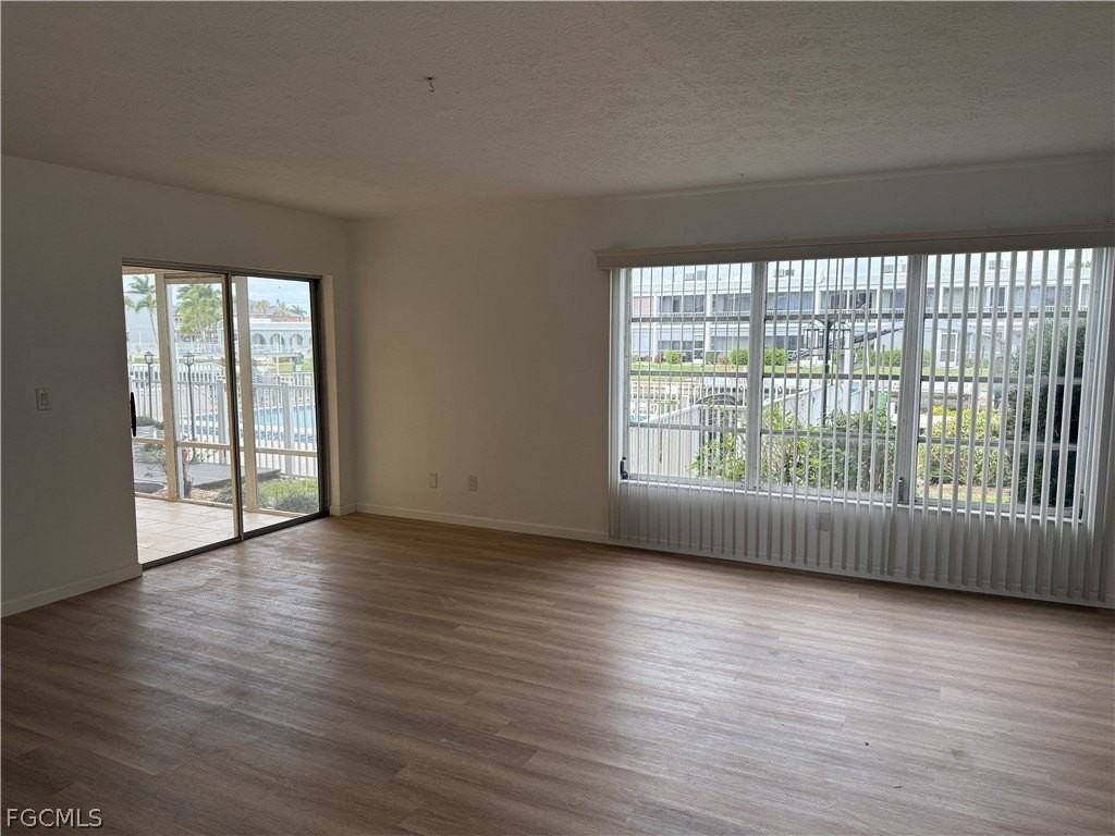 4516 Se 6th Pl Apt 1c - Photo 5 of 14