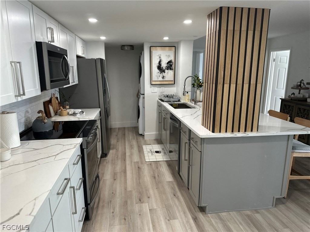 1900 Clifford St Apt 201 - Photo 5 of 33