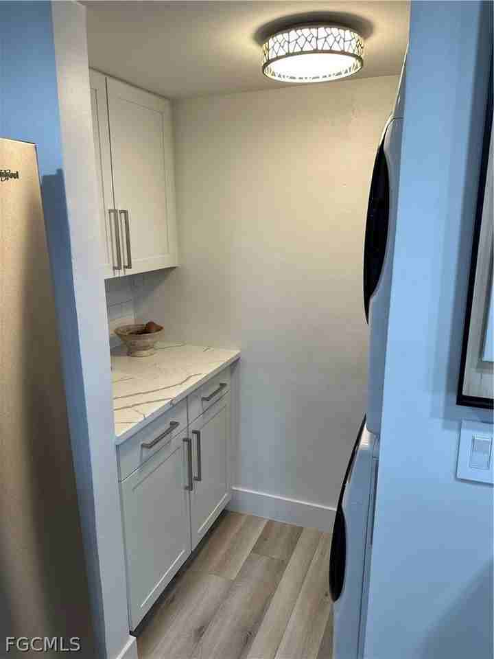 1900 Clifford St Apt 201 - Photo 6 of 33