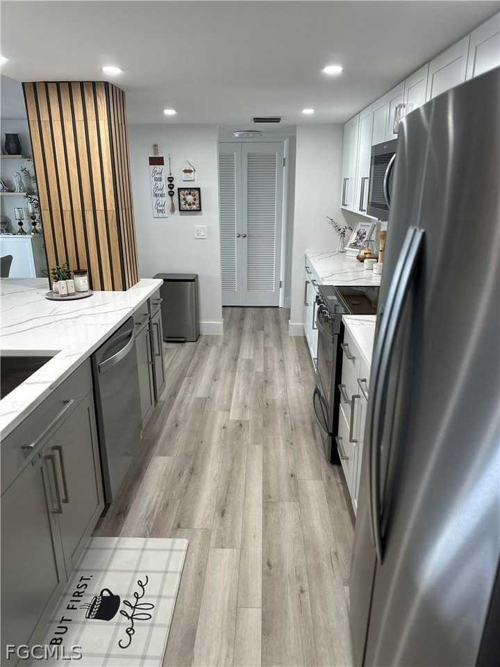 1900 Clifford St Apt 201 - Photo 7 of 33