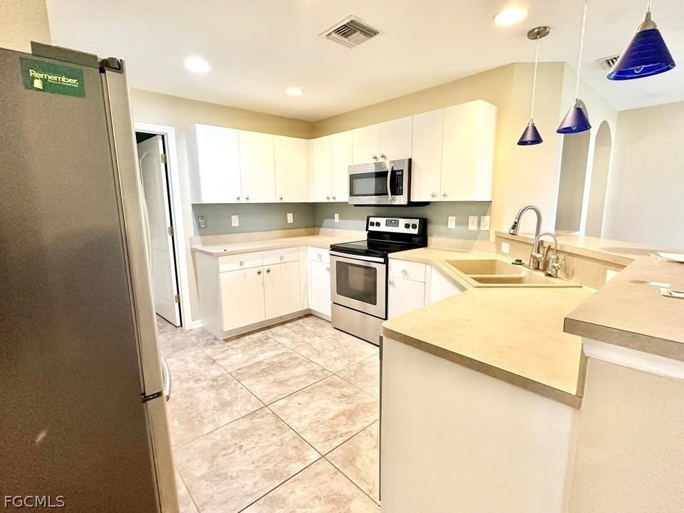 2453 Nw 8th Ter - Photo 4 of 13