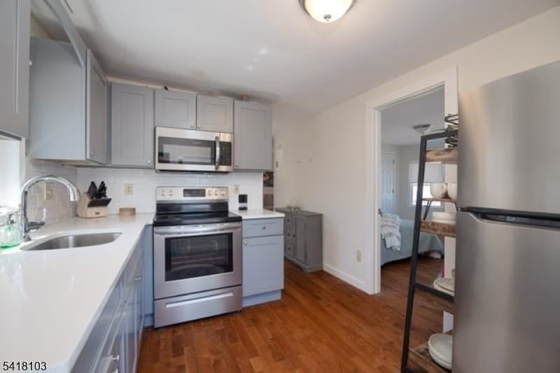 108 N Gaston Ave - Photo 2 of 11