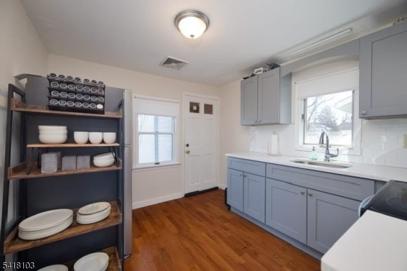 108 N Gaston Ave - Photo 3 of 11