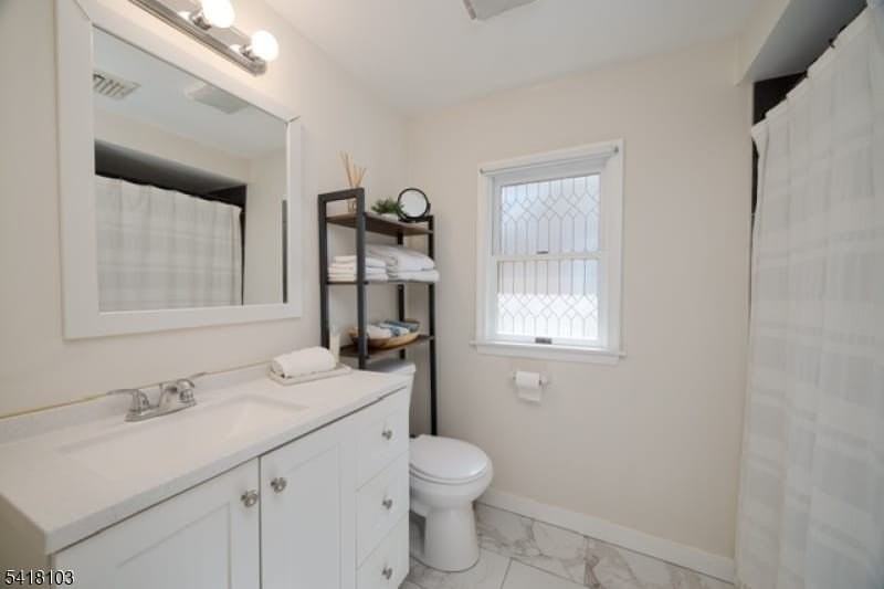 108 N Gaston Ave - Photo 4 of 11