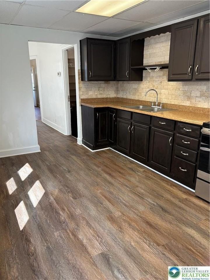 1012 Ferry St - Photo 5 of 18