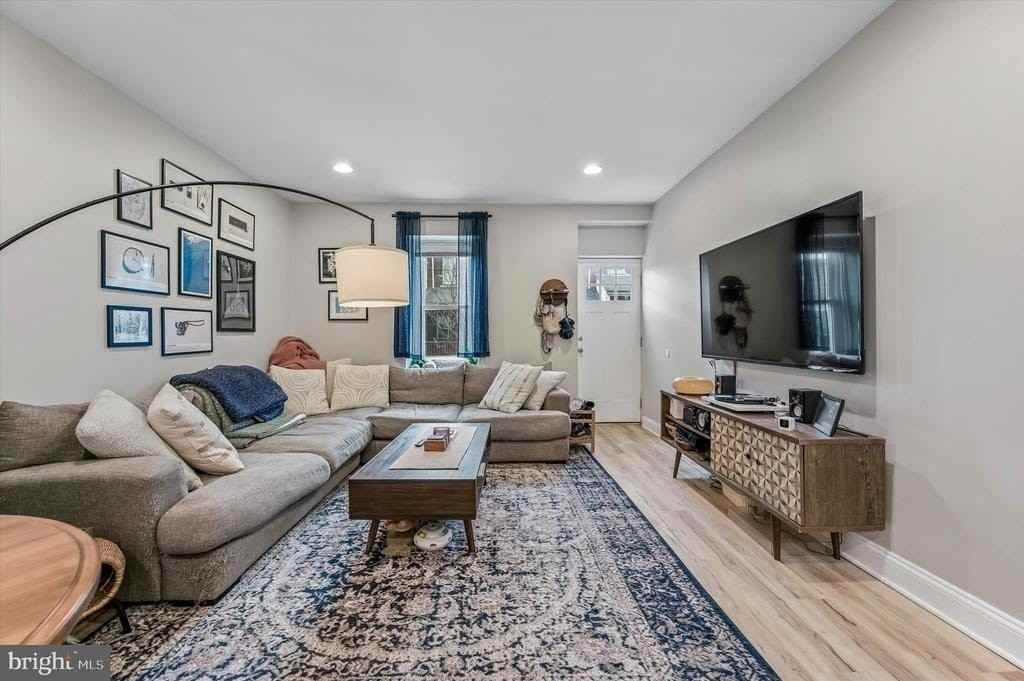 137 Vassar St - Photo 3 of 25