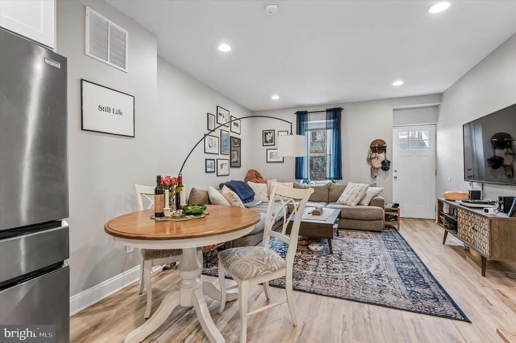 137 Vassar St - Photo 7 of 25