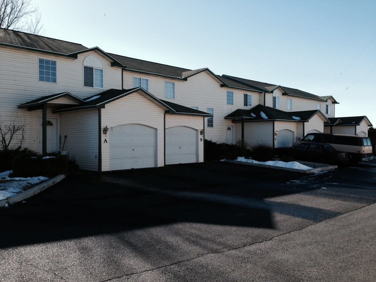 1330 S Skyline Dr - GRQ - WA - Photo 2 of 18