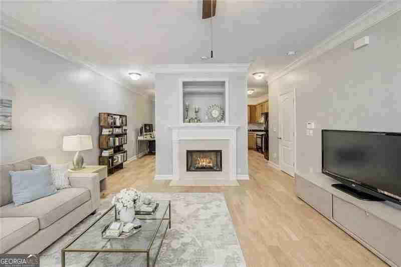 1204 Harris Commons Pl - Photo 4 of 7