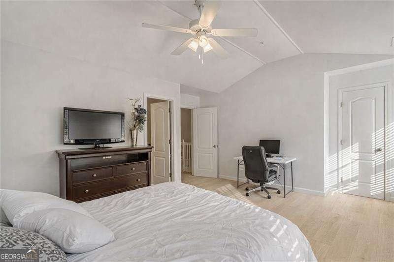 1204 Harris Commons Pl - Photo 5 of 7