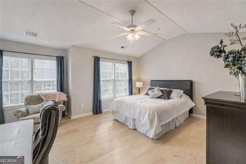 1204 Harris Commons Pl - Photo 6 of 7