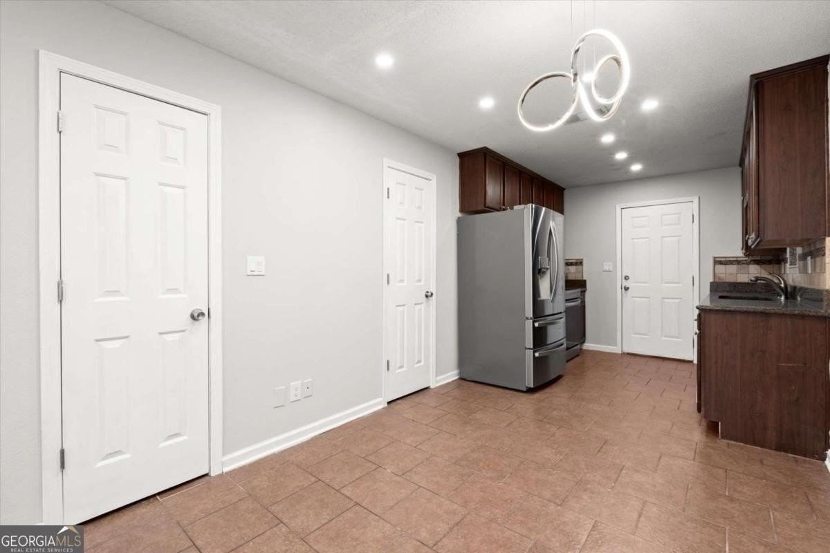 2172 Park Ter Apt 7 - Photo 5 of 45