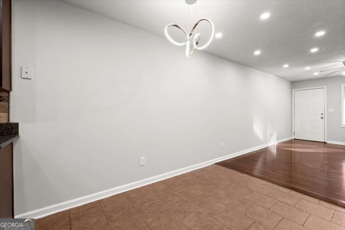 2172 Park Ter Apt 7 - Photo 6 of 45