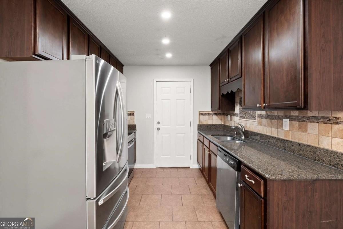 2172 Park Ter Apt 7 - Photo 7 of 45