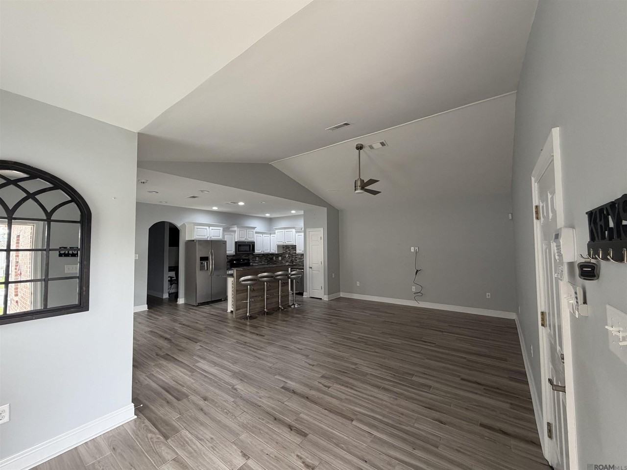 1046 Sedona Pines Dr - Photo 2 of 19