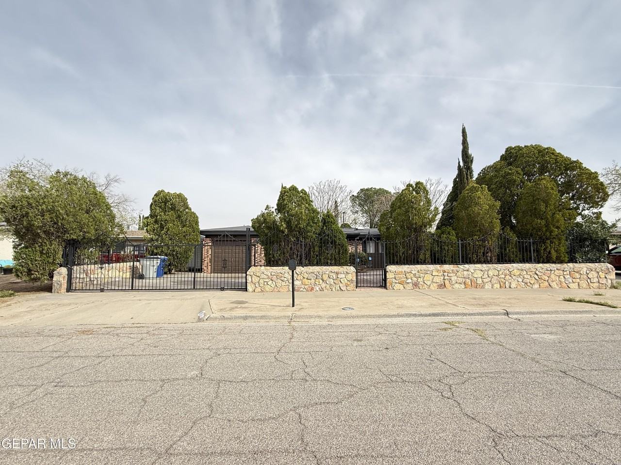 11109 Pink Coral Dr - Photo 2 of 50