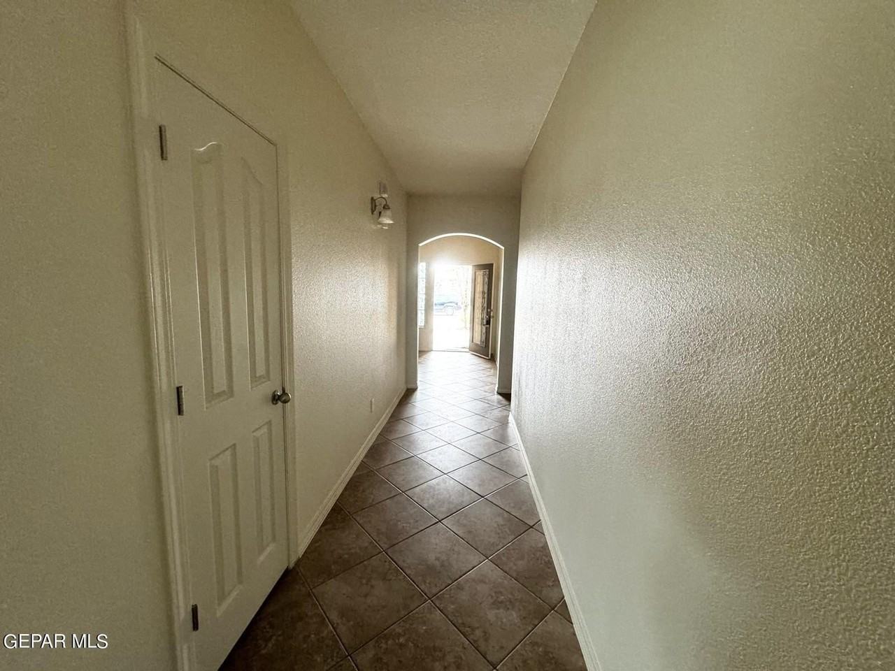 1291 Rustic Bend Pl - Photo 3 of 23