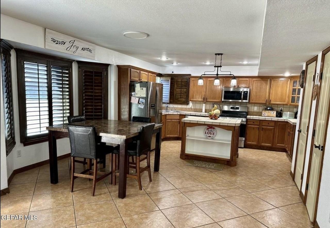 12716 Tierra Aurora Dr - Photo 4 of 17