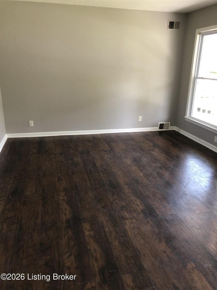 1235 Morgan Ave - Photo 7 of 10