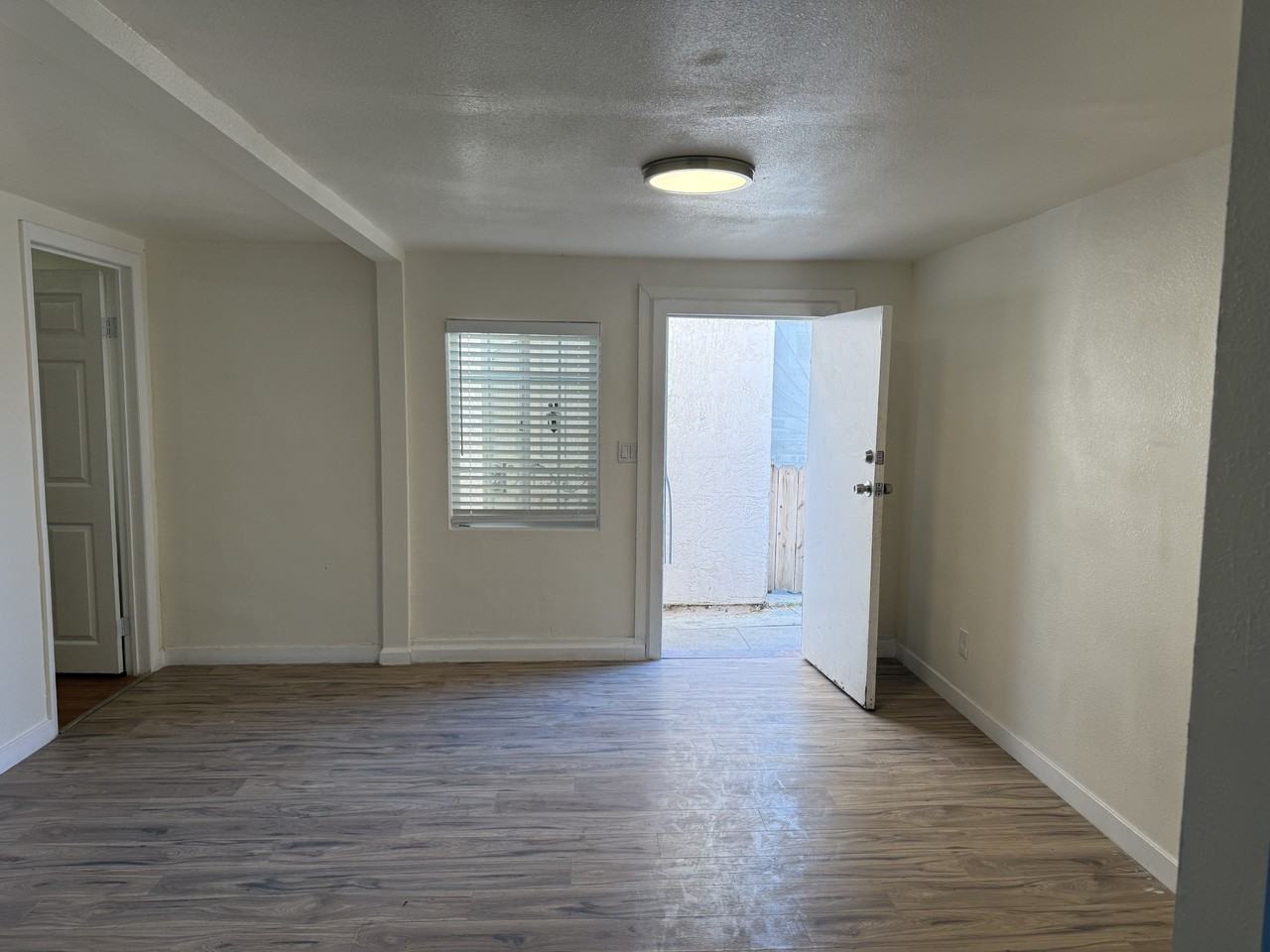 2136-2138 Harrison Ave - Photo 3 of 8