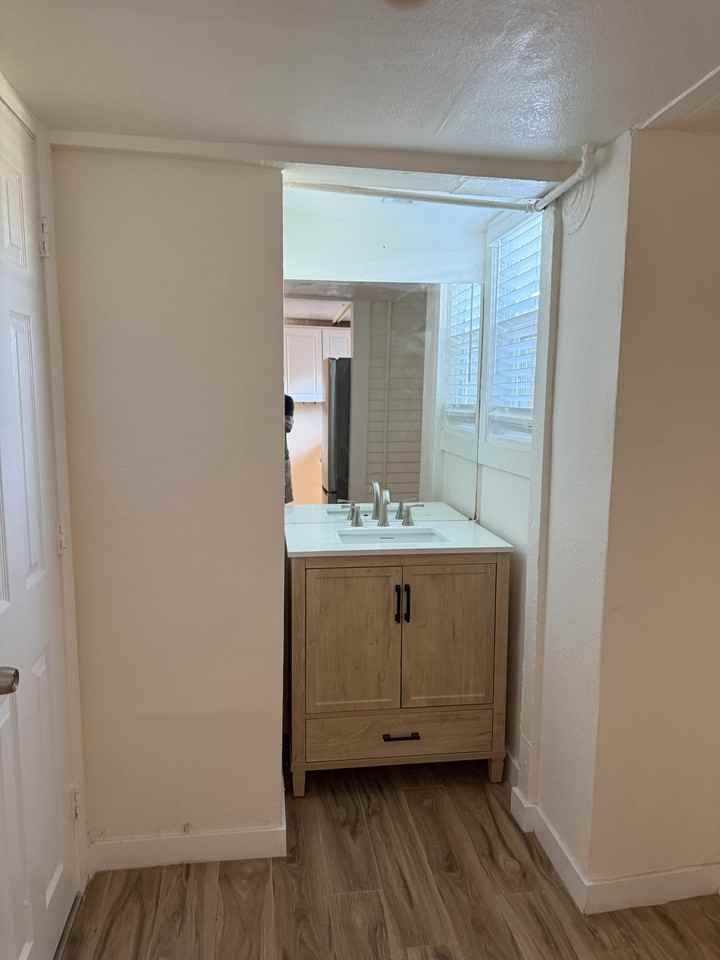 2136-2138 Harrison Ave - Photo 6 of 8