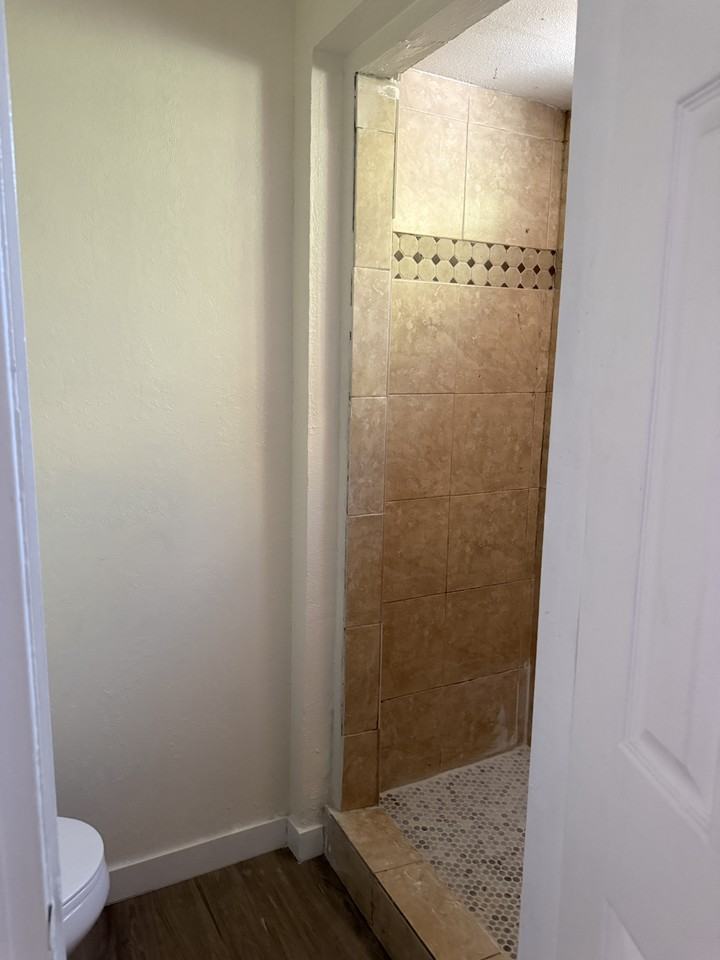 2136-2138 Harrison Ave - Photo 7 of 8