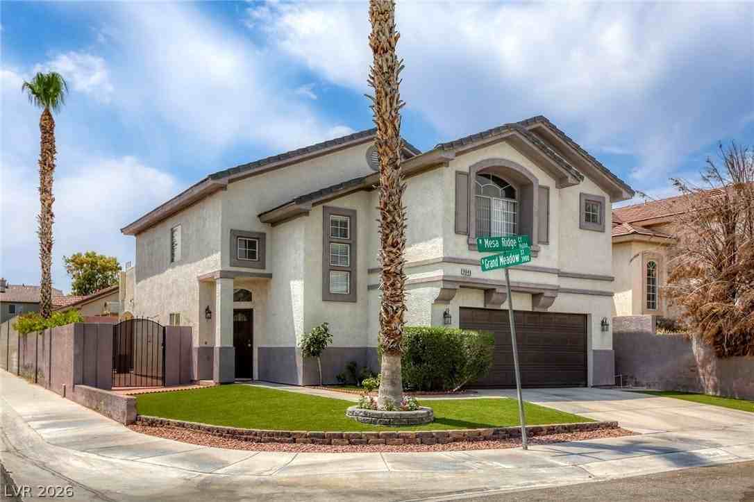 9649 Mesa Ridge Ct - Photo 3 of 43