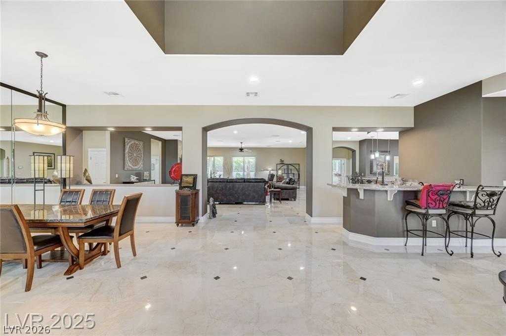 2101 Grand Island Ct - Photo 5 of 50