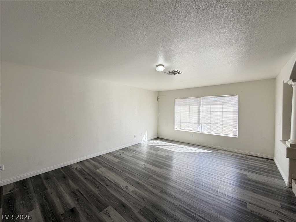 2706 Chokecherry Ave - Photo 5 of 43