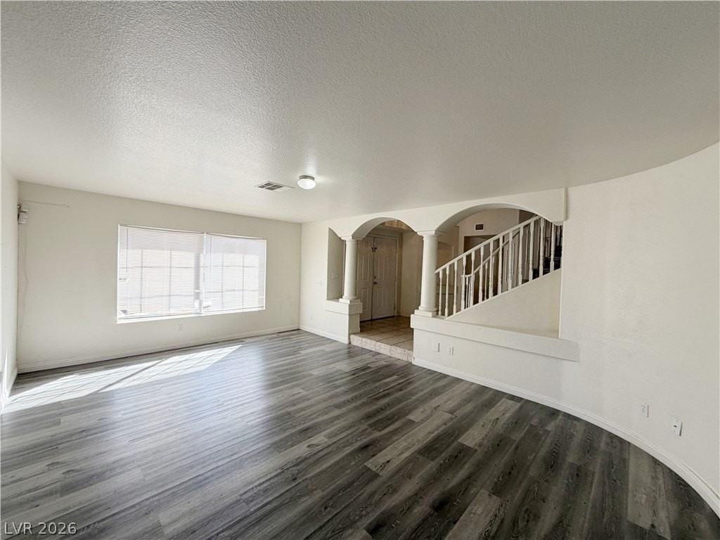 2706 Chokecherry Ave - Photo 6 of 43